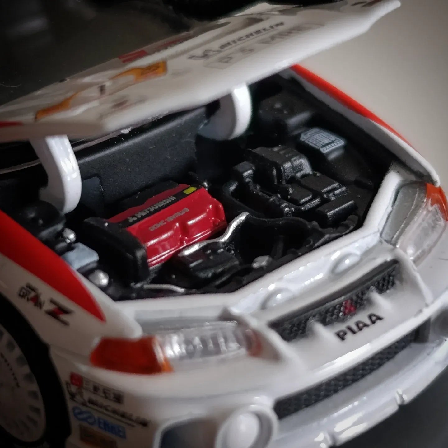 Mitsubishi Lancer Evolution IV 1998 Safari Rally Kenya #1, 1:64 Scale