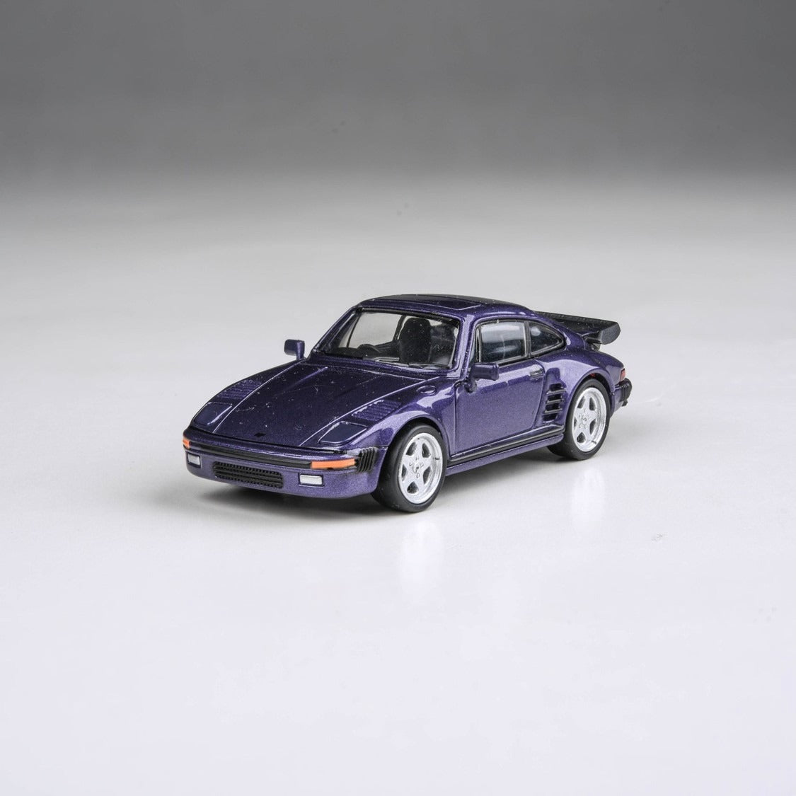 RUF BTR Prussian 1986, 1:64 Scale (Purple)