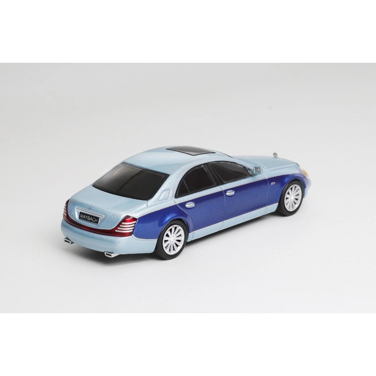 Maybach 57S, 1:64 Scale (Ice Blue)