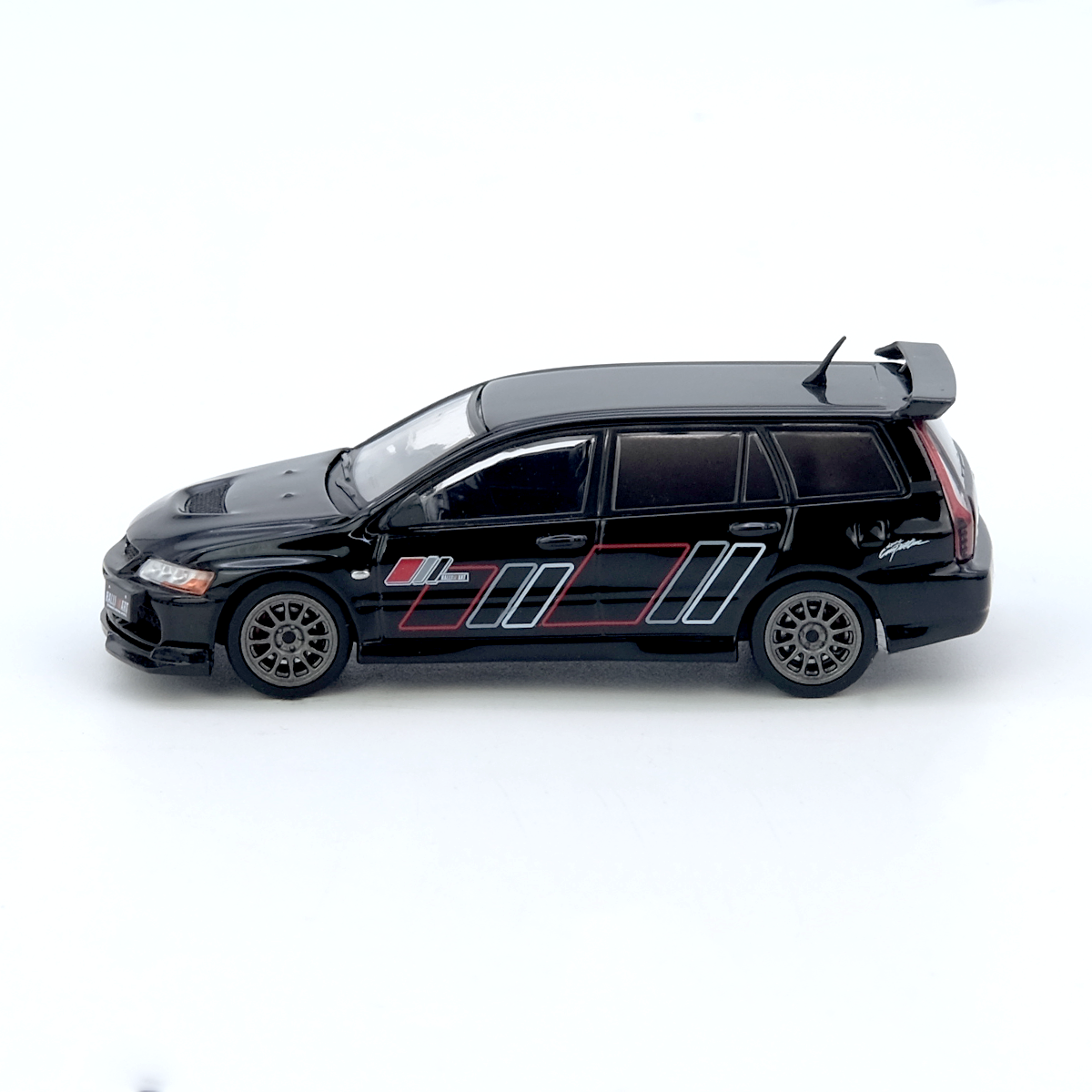 Premium scale diecast model car  – Mitsubishi Lancer Evolution IX Wagon 2005, 1:64 Scale (Black) Collectible