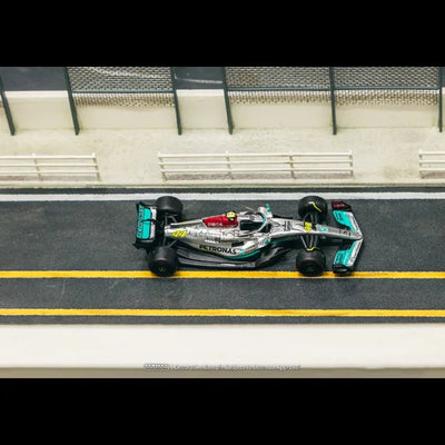 Premium scale diecast model car  – Mercedes-AMG F1 W13 E Performance Sao Paulo Grand Prix #44 Lewis Hamilton 2022, 1:64 Scale Collectible